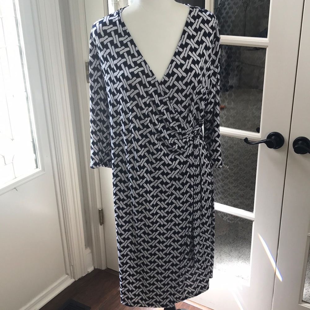 Navy and White patterned Dress~Gilli~Sz16